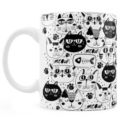Kubek w czarne koty. Dla miłośnika kotów.