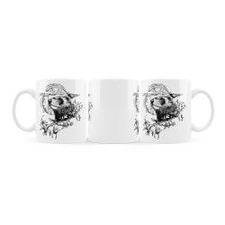 Kubek z fretką na tle księżyca